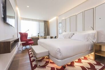 هتل NH Collection Madrid Eurobuilding