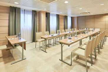 هتل NH Logroño Herencia Rioja