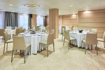 هتل NH Logroño Herencia Rioja