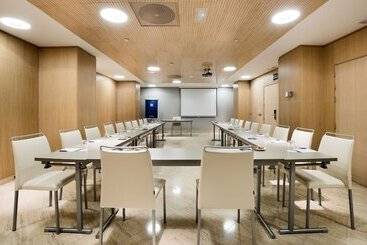 هتل NH Madrid Príncipe De Vergara