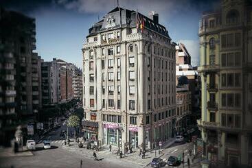 هتل Occidental Leon Alfonso V