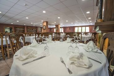 & Restaurante Pena - Pont d'Arros
