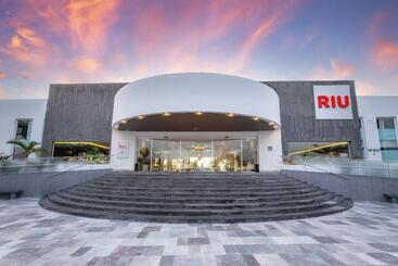 Hotel Riu Paraiso Lanzarote - All Inclusive