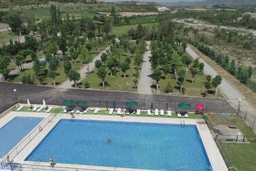 هتل Sabiñanigo Camp &