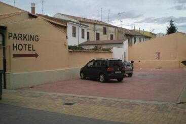 هتل Tierra De Campos