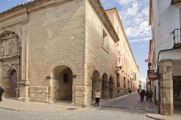 Trh Ciudad De Baeza - Baeza