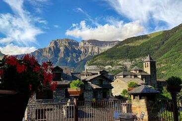 Hotel Villa De Torla