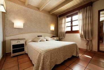 هتل Villa De Torla