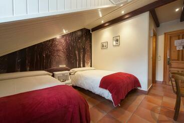 هتل Villa De Torla