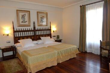 Parador De Calahorra - Calahorra