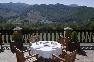 Parador De Cervera De Pisuerga