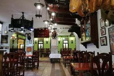 مسافرخانه Casual Don Juan Tenorio