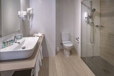 هتل 4r Miramar Calafell