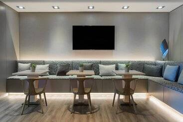 Ac Hotel Ciudad De Sevilla By Marriott