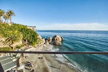 هتل Balcon De Europa