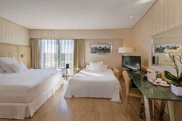 هتل Barcelo Sevilla Renacimiento