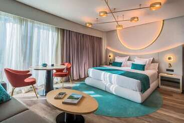 هتل Barcelo Sevilla Renacimiento