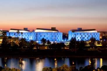 هتل Barcelo Sevilla Renacimiento