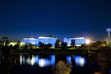 هتل Barcelo Sevilla Renacimiento
