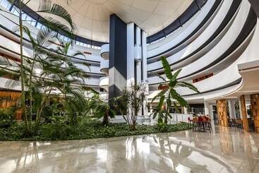 هتل Barcelo Sevilla Renacimiento