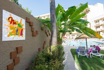 בית מלון כפרי BLUESEA Al Andalus