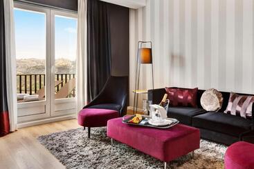 Hotel Catalonia Reina Victoria