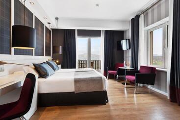 Hotel Catalonia Reina Victoria
