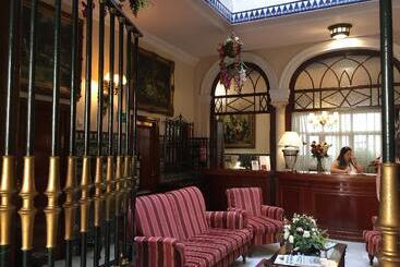 هتل Europa Boutique Sevilla