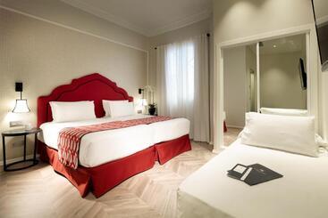 هتل Eurostars Regina