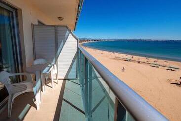 هتل Golden Donaire Beach