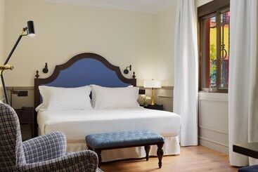 H10 Corregidor Boutique Hotel