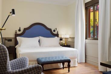 H10 Corregidor Boutique Hotel