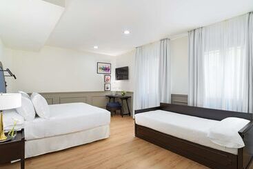 H10 Corregidor Boutique Hotel