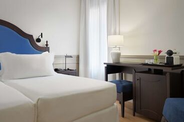 H10 Corregidor Boutique Hotel