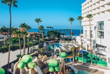 Отель Iberostar Waves Bouganville Playa