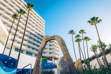 Отель Iberostar Waves Bouganville Playa
