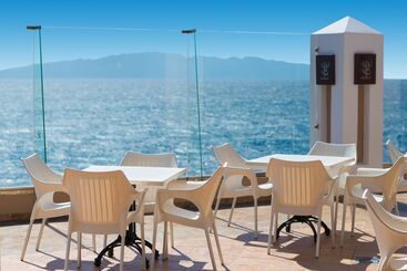 Отель Iberostar Waves Bouganville Playa
