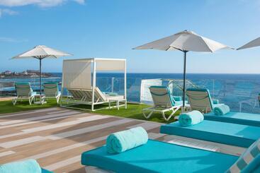 Отель Iberostar Waves Bouganville Playa
