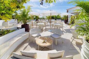 هتل Jardin Tecina