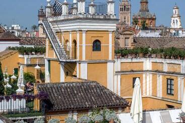 هتل Las Casas De La Judería