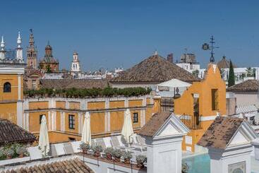 هتل Las Casas De La Judería