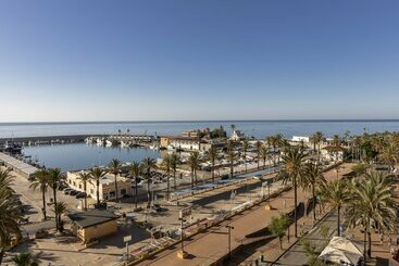 هتل Las Palmeras Affiliated by Fergus