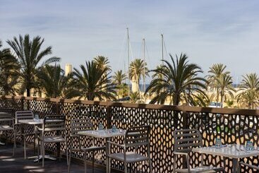 هتل Las Palmeras Affiliated by Fergus