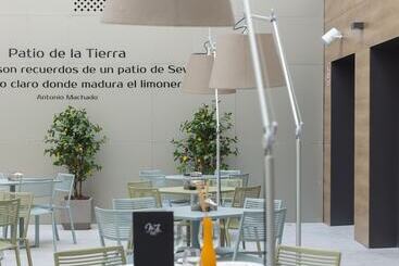 هتل Macia Sevilla Kubb
