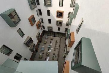 هتل Macia Sevilla Kubb