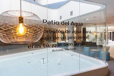 هتل Macia Sevilla Kubb