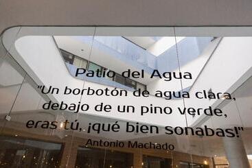 هتل Macia Sevilla Kubb