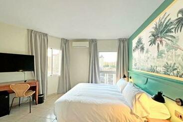 هتل Moon Dreams Fuengirola