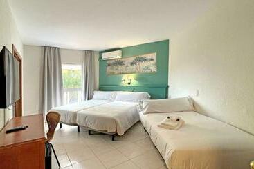 هتل Moon Dreams Fuengirola