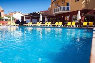 هتل Moon Dreams Fuengirola